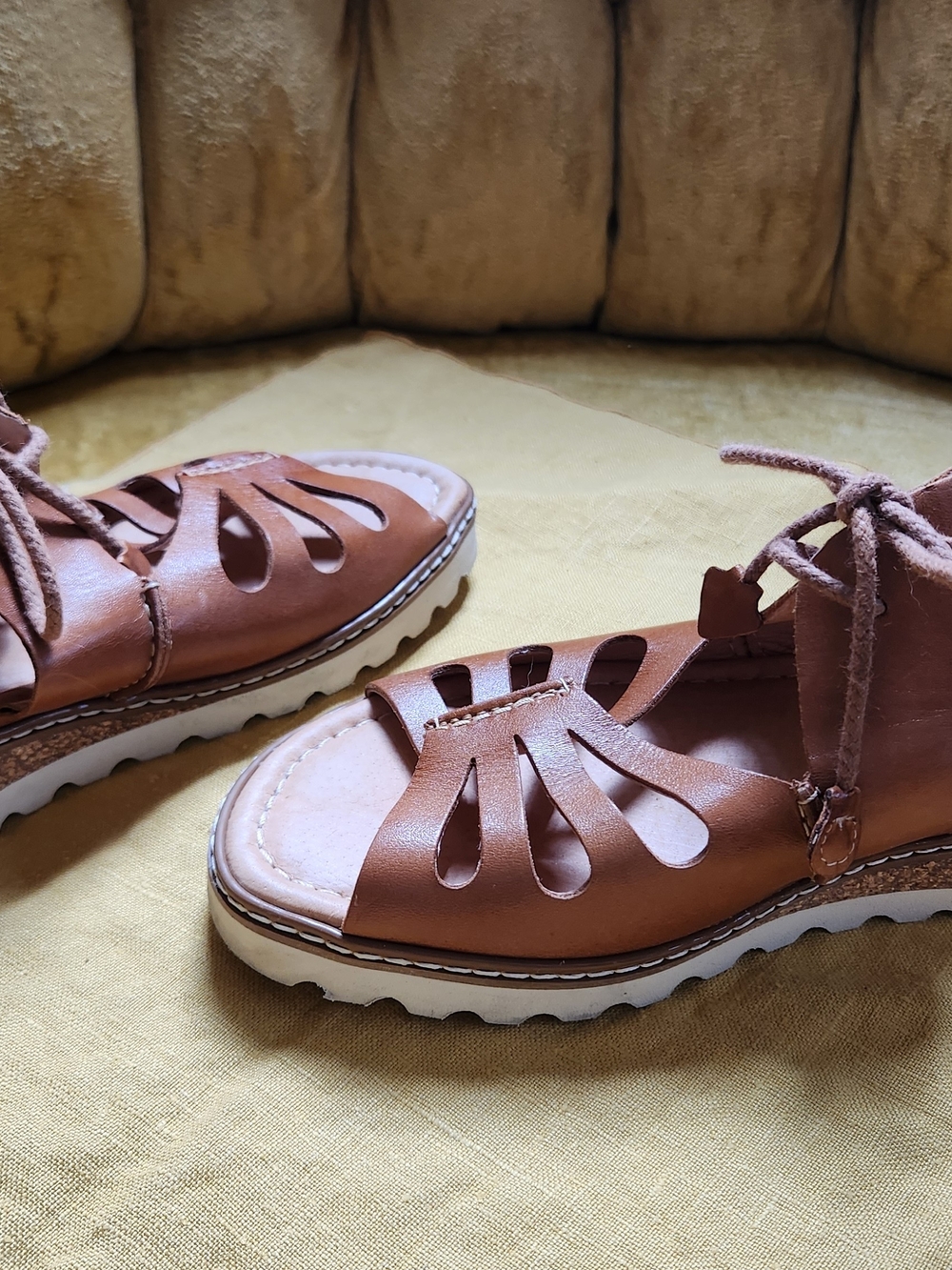 Women’s Brown Lace-Up Cutout Sandals PIKOLINOS